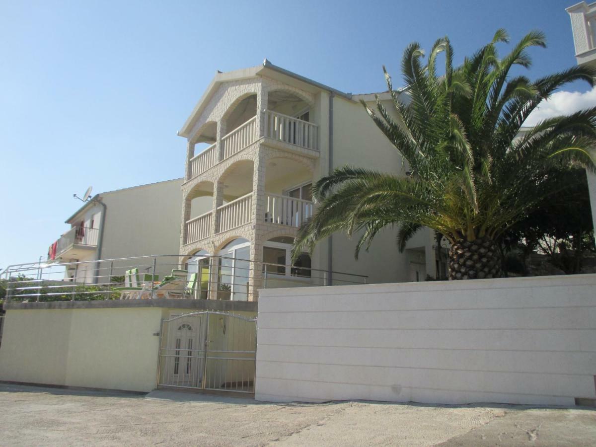Villa Bubi Трогир Екстериор снимка