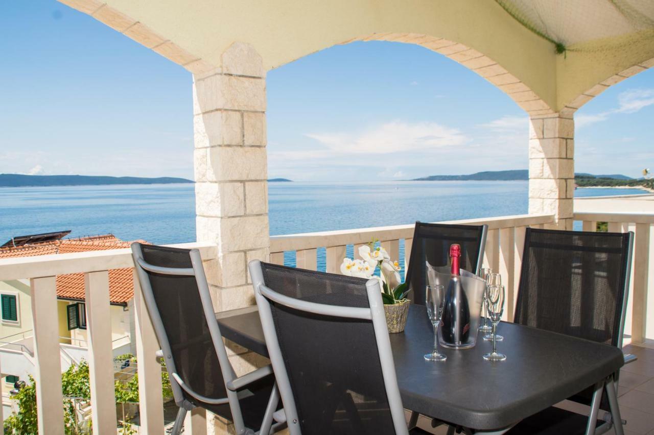 Villa Bubi Трогир Екстериор снимка