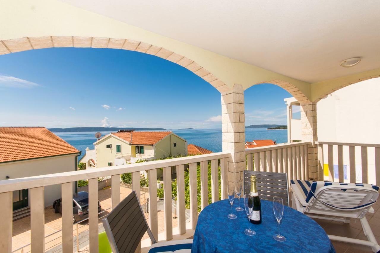 Villa Bubi Трогир Екстериор снимка